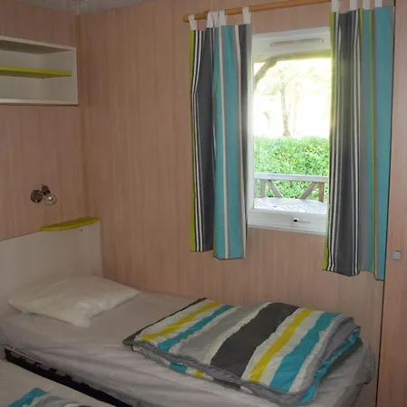 营地 Camping Les Etangs De Plessac