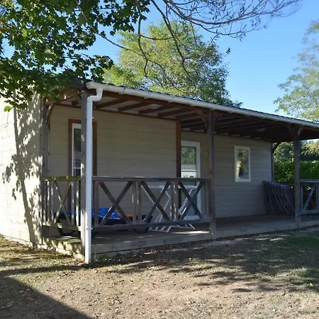 Camping Les Etangs De Plessac 布朗托姆