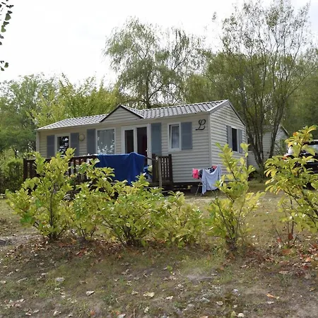 Camping Les Etangs De Plessac 营地