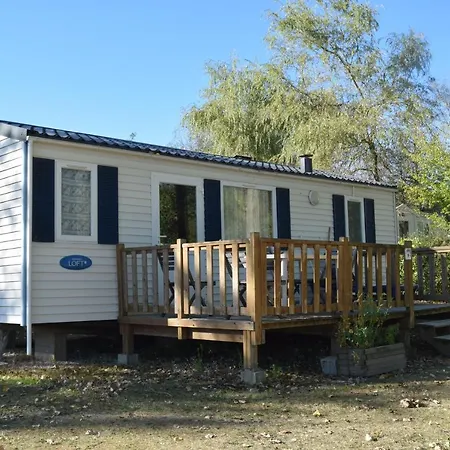 Camping Les Etangs De Plessac 3*