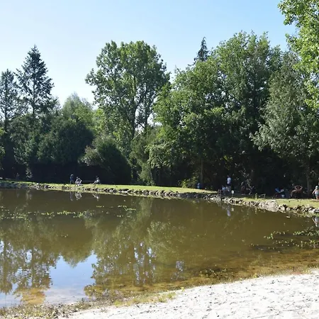 营地 Camping Les Etangs De Plessac 布朗托姆