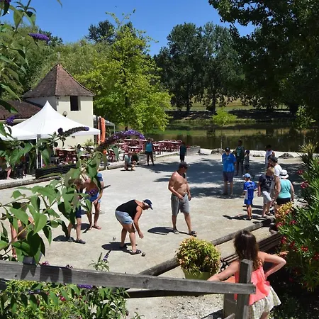 Camping Les Etangs De Plessac 营地