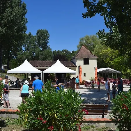 Camping Les Etangs De Plessac 营地